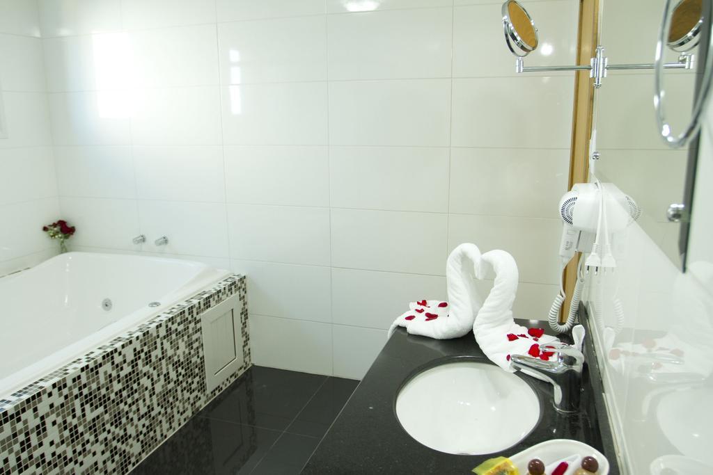 Benos Hotel Santa Rosa  Bilik gambar